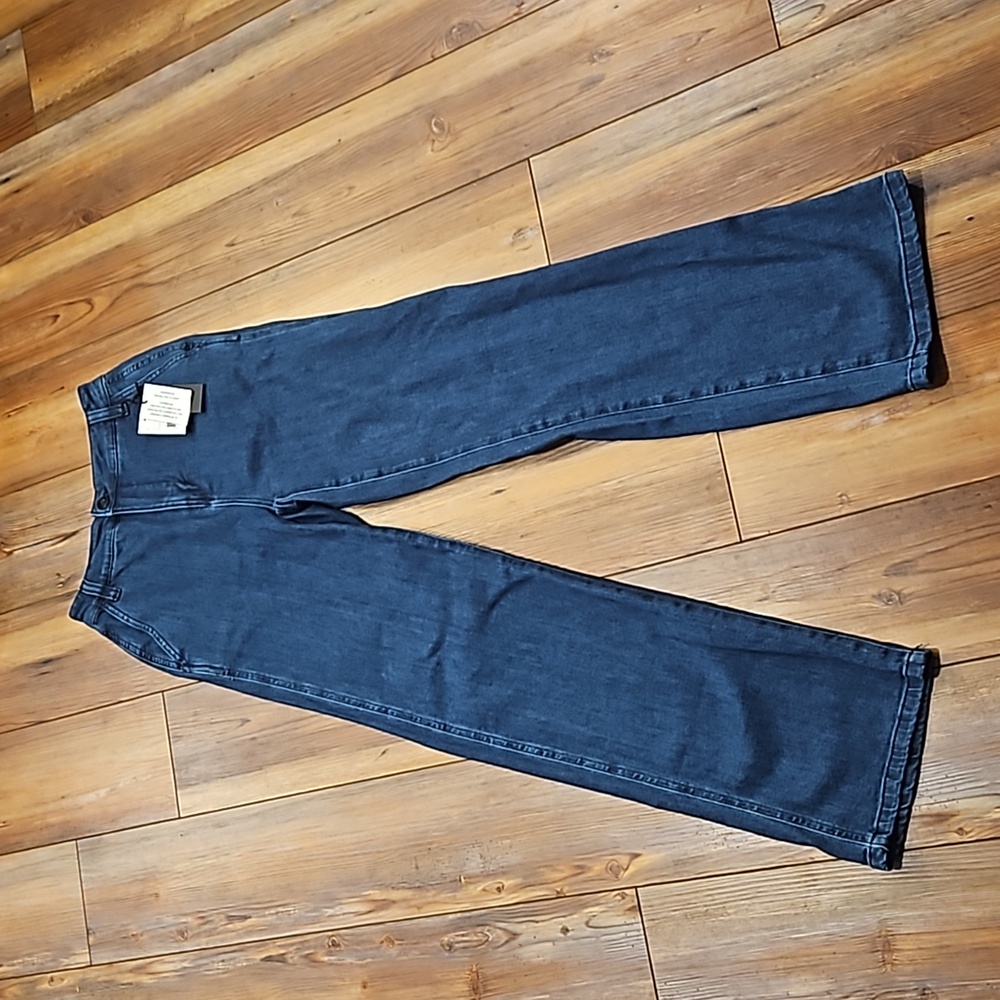 - 🆕 Black Tape high rise jeans